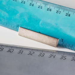 Neodym-Quadermagnet 44x9x2,5 N 80 °C, VMM4-N35