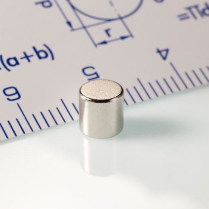 Vernickelter Neodym-Zylindermagnet mit 5 mm Durchmesser und 5 mm Höhe