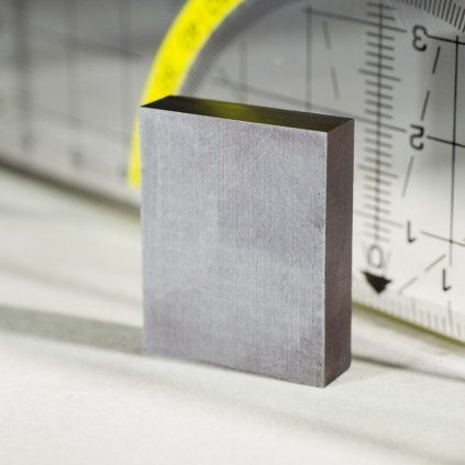 Anisotroper Ferrit-Quadermagnet mit den Abmessungen 25 × 20 × 6 mm