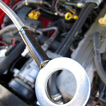 Flexibler Automagnetheber mit ausfahrbarer Magnetspitze für Motorräume