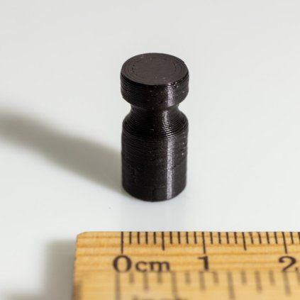 Kleiner schwarzer Neodym-Kegelmagnet im Kunststoffgehäuse für Tafeln