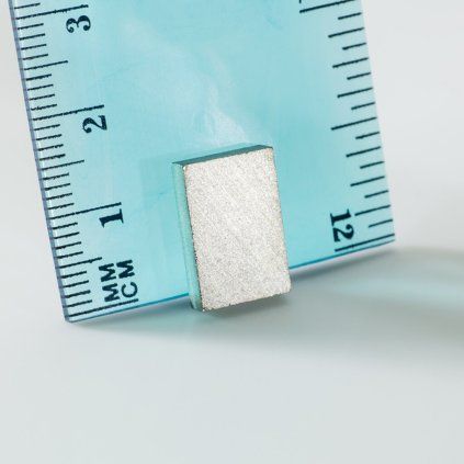 Samarium-Cobalt-Permanentmagnet in Quaderform mit 15 × 10 × 3 mm